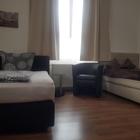 Ferienwohnung Fiwa FeWo-1 und FeWo-2 Pirmasens Zimmer foto