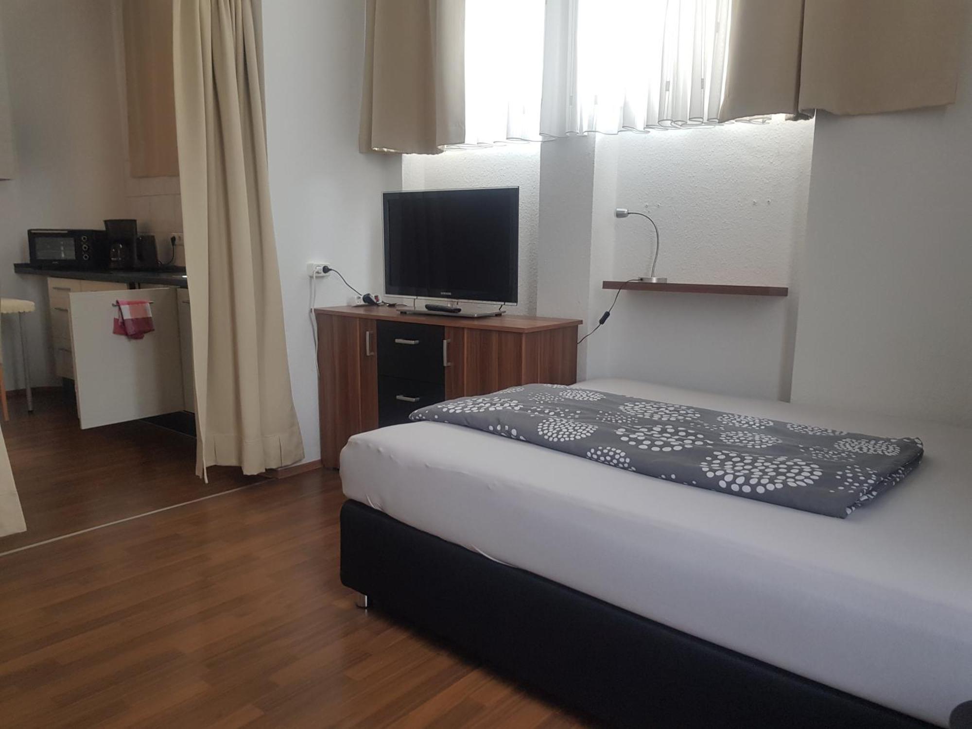 Ferienwohnung Fiwa FeWo-1 und FeWo-2 Pirmasens Zimmer foto
