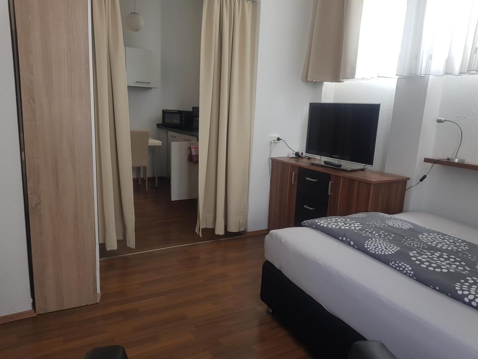 Ferienwohnung Fiwa FeWo-1 und FeWo-2 Pirmasens Zimmer foto