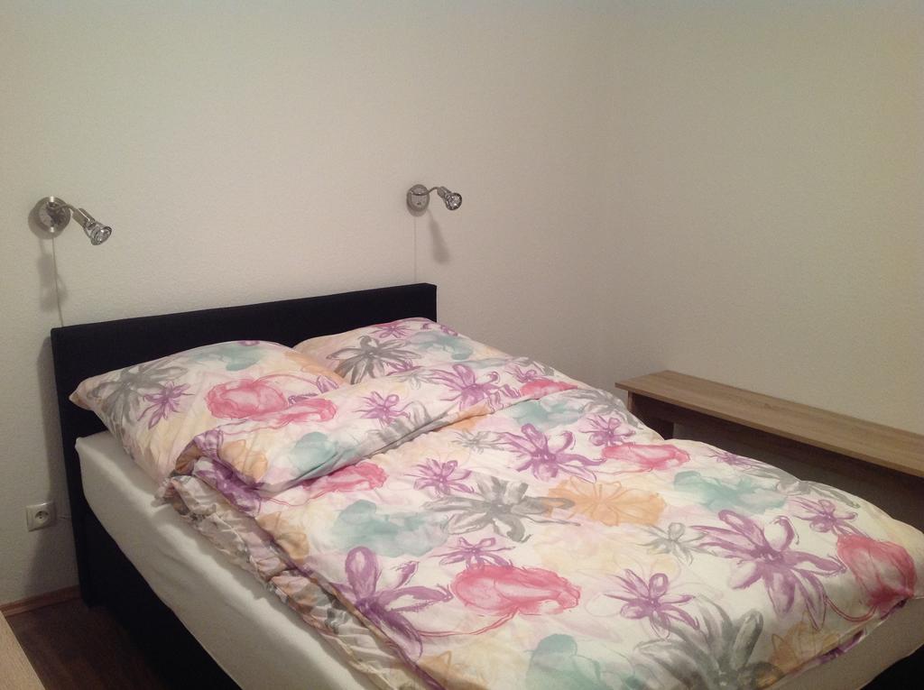 Ferienwohnung Fiwa FeWo-1 und FeWo-2 Pirmasens Zimmer foto